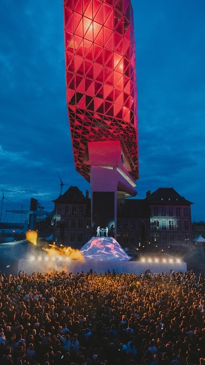 AiiiR experience Zaha Hadid other visual